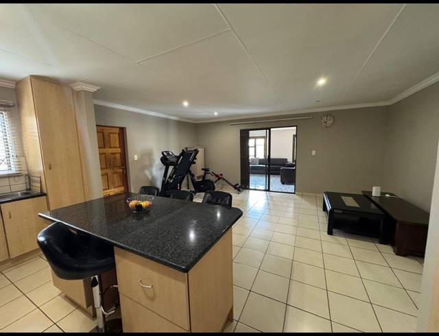 4 BEDROOM FREEHOLD FOR SALE IN SUNAIR PARK